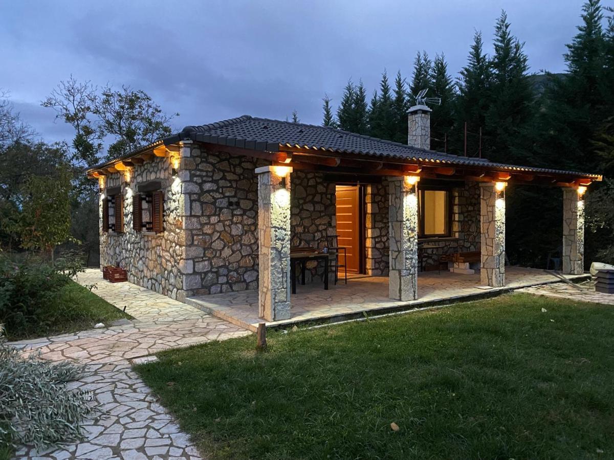 Villa Το Πετρινο Σπιτι Του Καστρη! Με Θεα Τα Μετεωρα Kalambaka Exterior foto